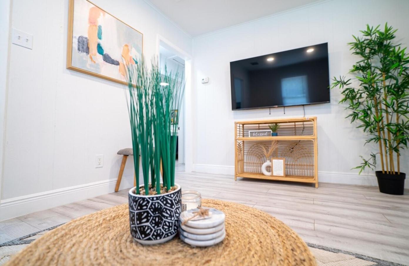 Homey Cozy Newly Renovated Stylish&Chic 7 Guests Tampa Exterior photo